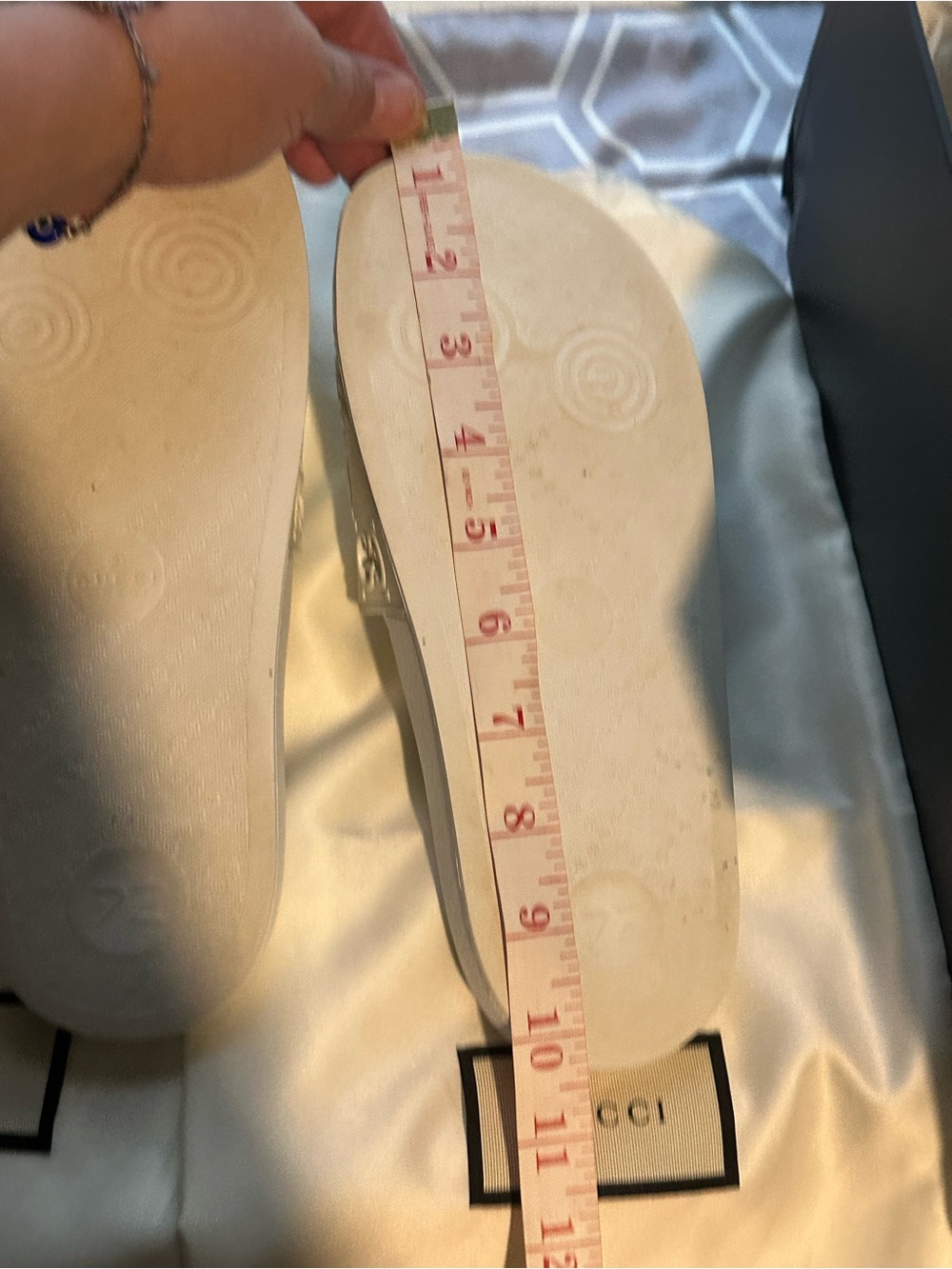 Authentic Gucci White GG Embossed Slide Sandals - Picture 4 of 15